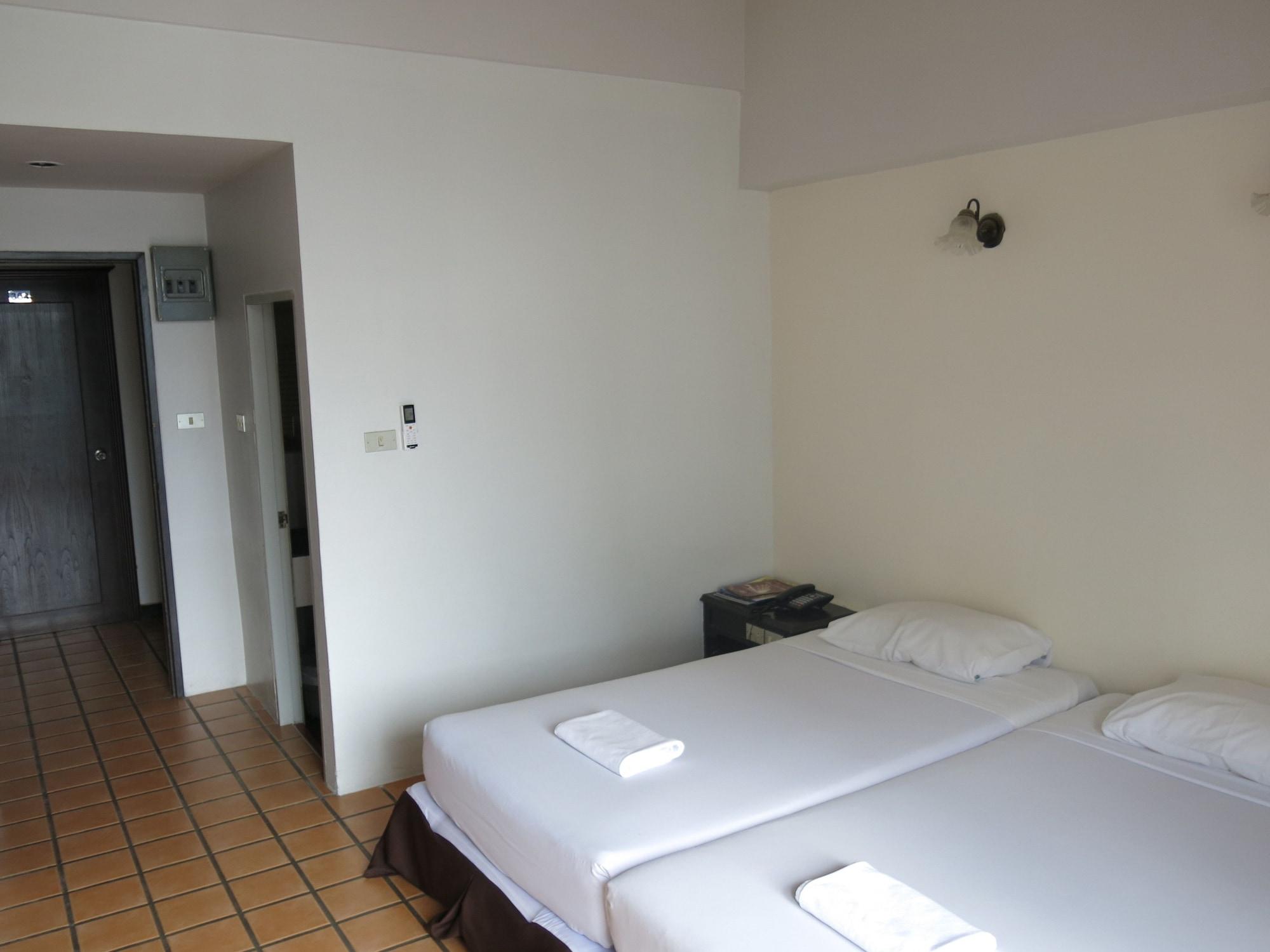 Rome Place Hotel Phuket Exterior photo