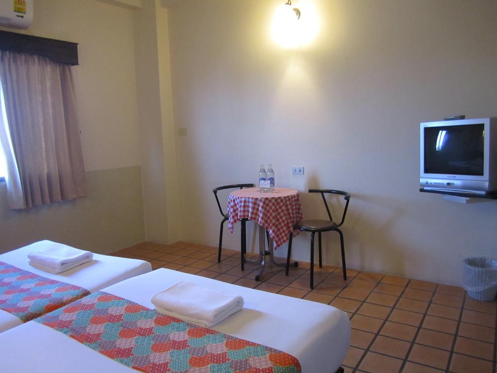 Rome Place Hotel Phuket Exterior photo