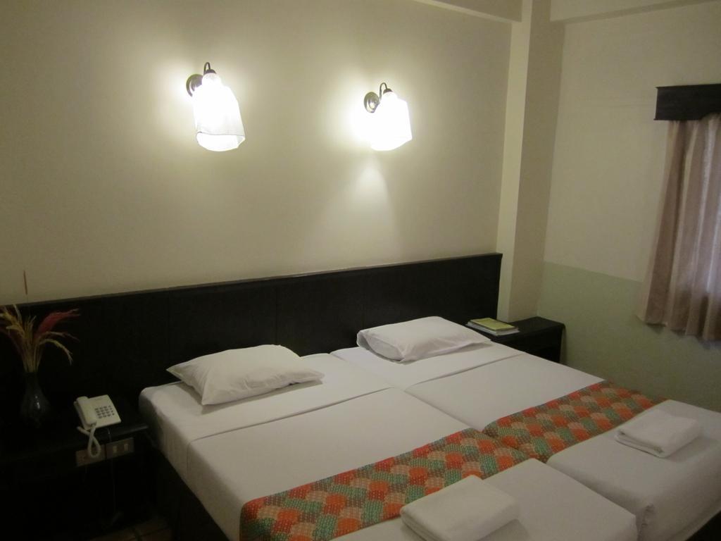 Rome Place Hotel Phuket Exterior photo